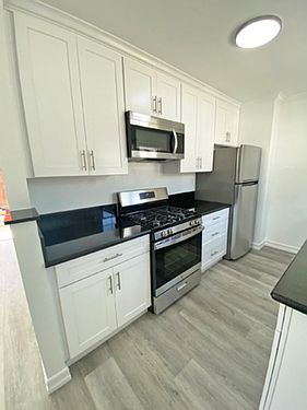 5th image of 1617 Arlington Ave #1