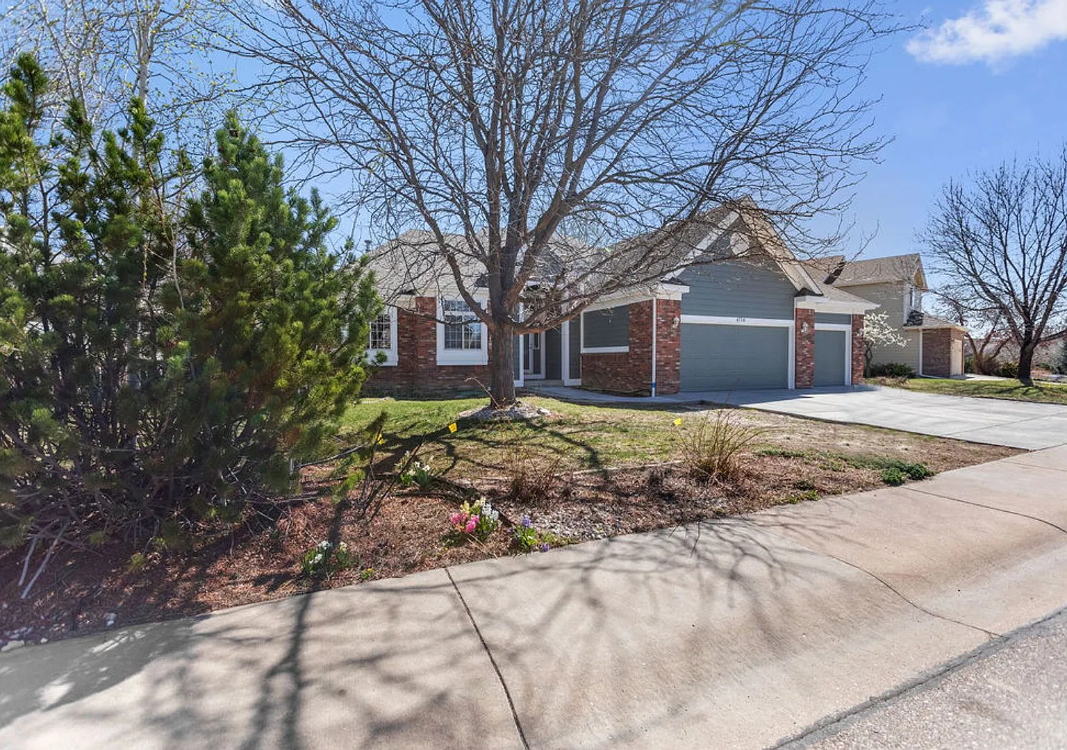 5 Bedroom 3 1/2 Bath Ranch Home in Fort Collins — Photo 2