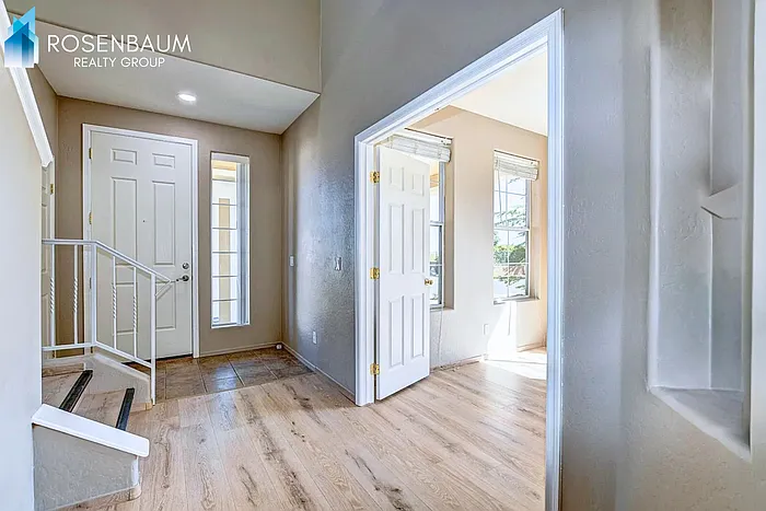 5 bed, 2.5 bath, 2655 sqft, $2,899 — Photo 2