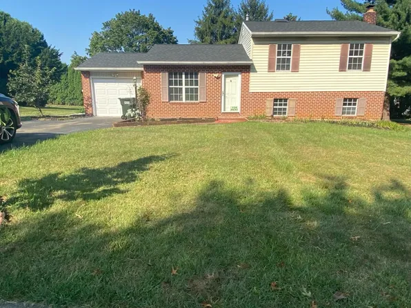 3633 Harrowgate Rd, York, PA 17402