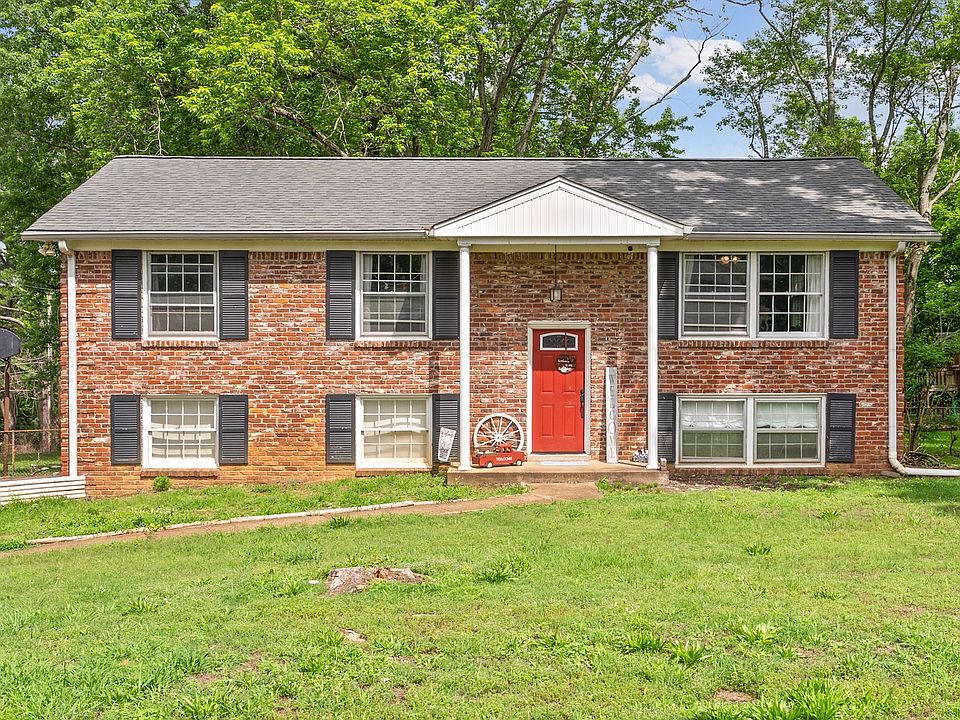 1st image of 212 Slayden Cir