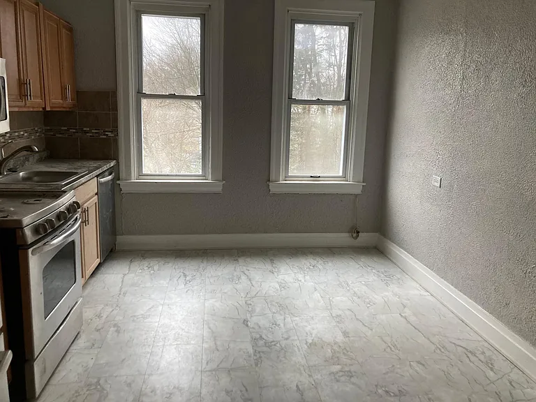 229 Flack St — Photo 12