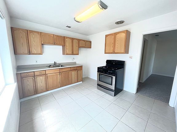 3rd image of 620-622 Poplar Ave