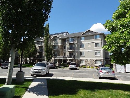 1st image of 1205 E Privet Dr #323