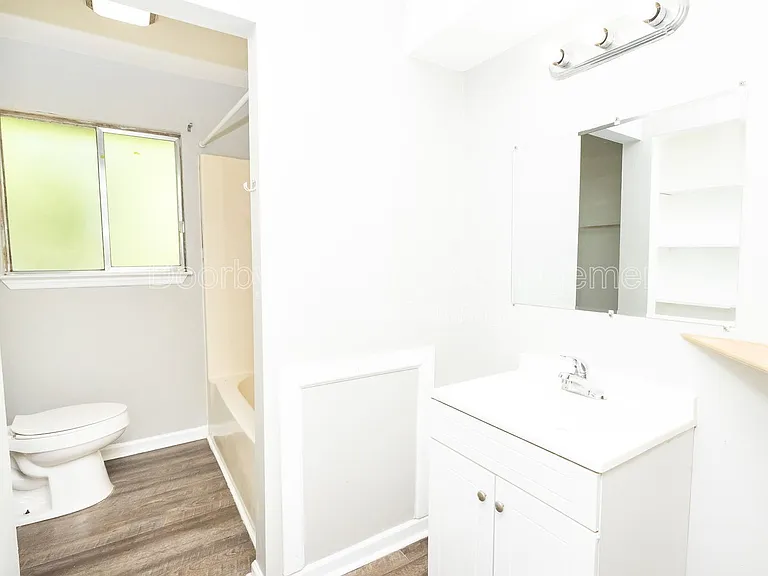 901 Forest Dale Ln #B — Photo 11