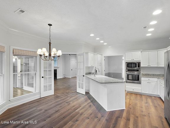 2nd image of 561 Lakeview Rdg