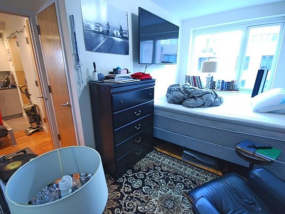 4th image of 212 E 14th St APT 3B