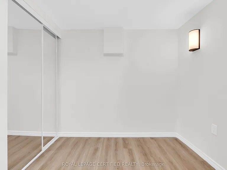 1398 Rebecca St — Photo 19