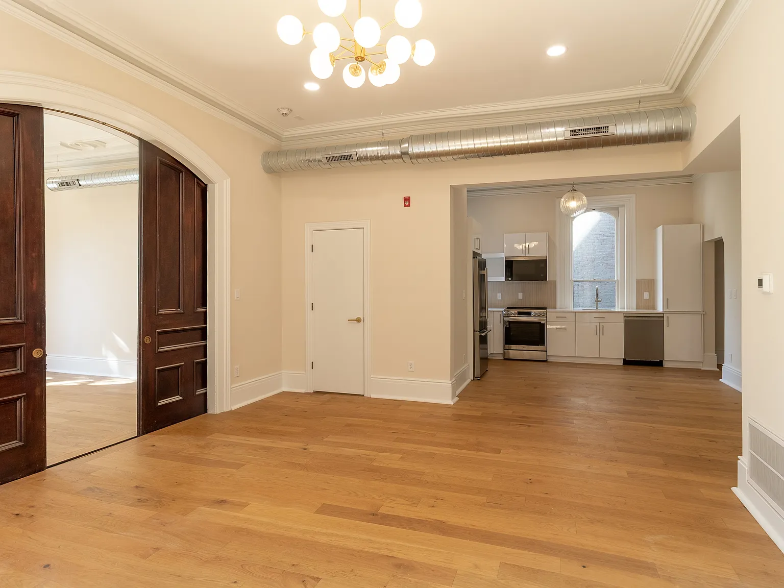 17 North Pearl Street - The Parlor — Photo 3