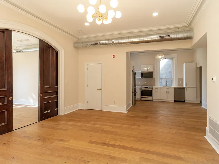 17 N Pearl St #2 — Photo 3