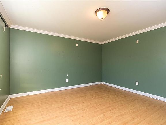3rd image of 2500 Cedarfield Ln