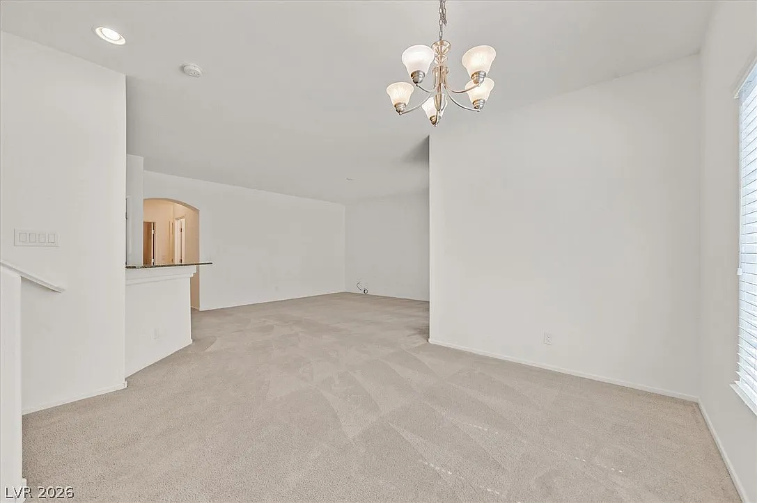 4 bed, 3.0 bath, 2423 sqft, $2,200 — Photo 4