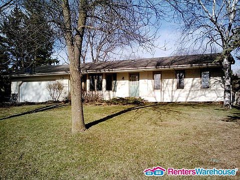 1st image of 2730 Queensland Ln N