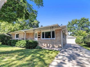 1588 Dousman St, Green Bay, WI 54303