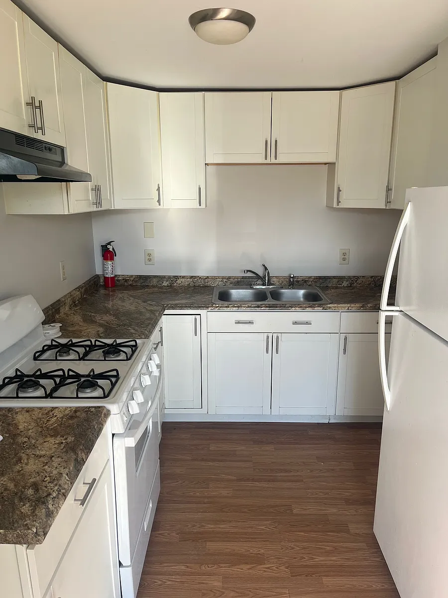 Building Photo - 209 Greenkill Ave #1