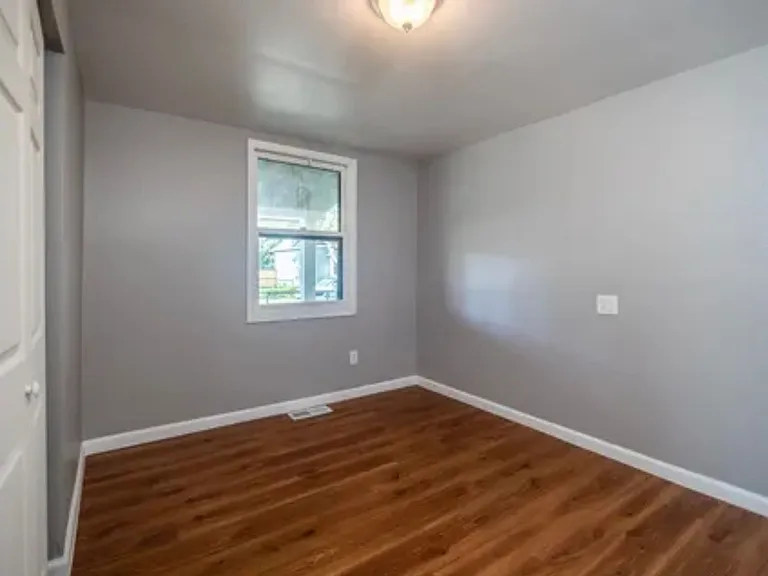 831 Avenue C — Photo 6