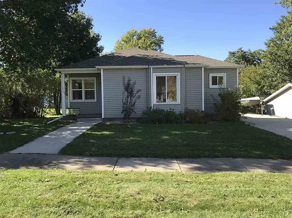 2115 Washington St, Cedar Falls, IA 50613