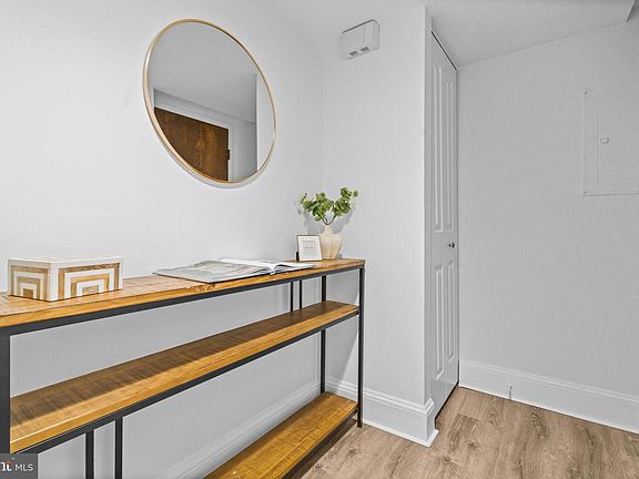 4th image of 2008 16th St NW APT 1