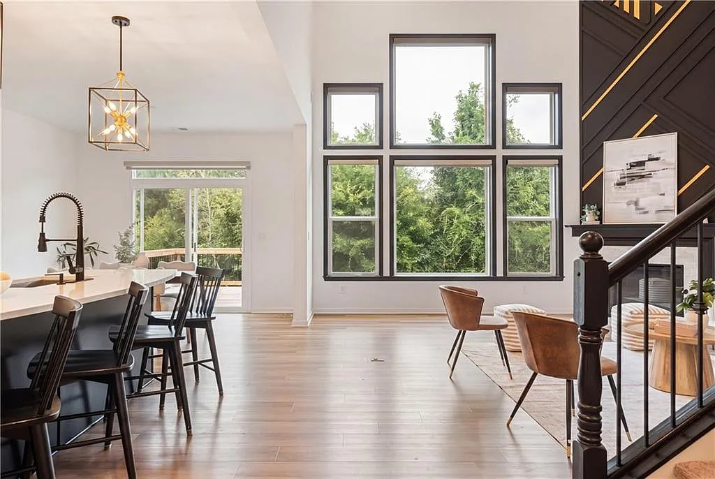 5 bed, 3.5 bath, 4626 sqft, $3,500 — Photo 3