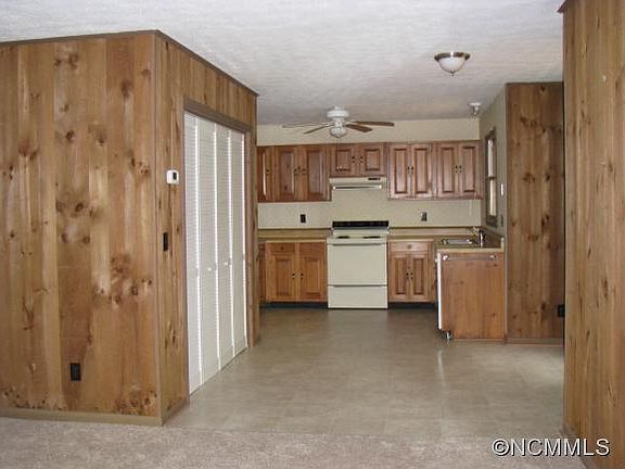 4th image of 30 Sandow Ln