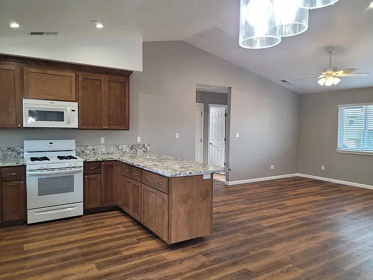 5503 Longview Dr #C — Photo 6