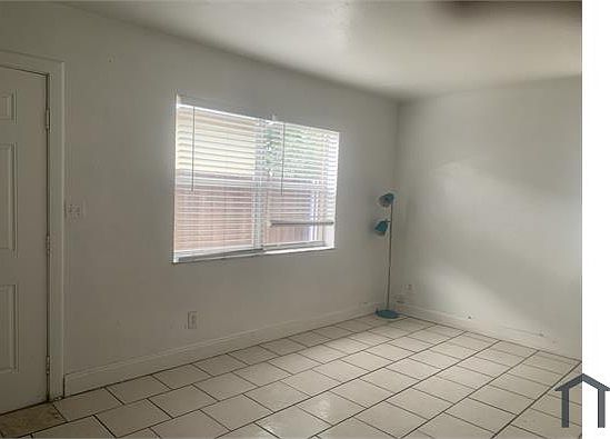 5th image of 38 SW 6th Ave APT 4