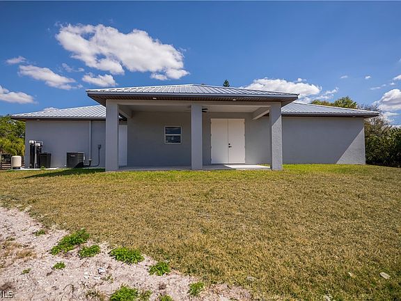 3rd image of 1202 Alice St