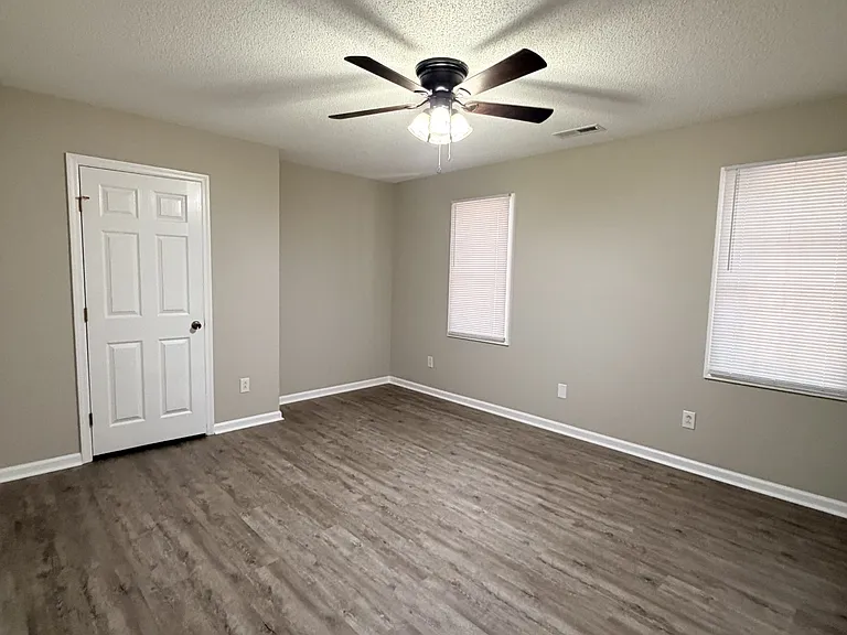 3209 Deer Path Cir — Photo 15