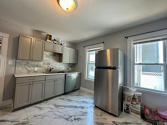 5th image of 38 Joseph St #1