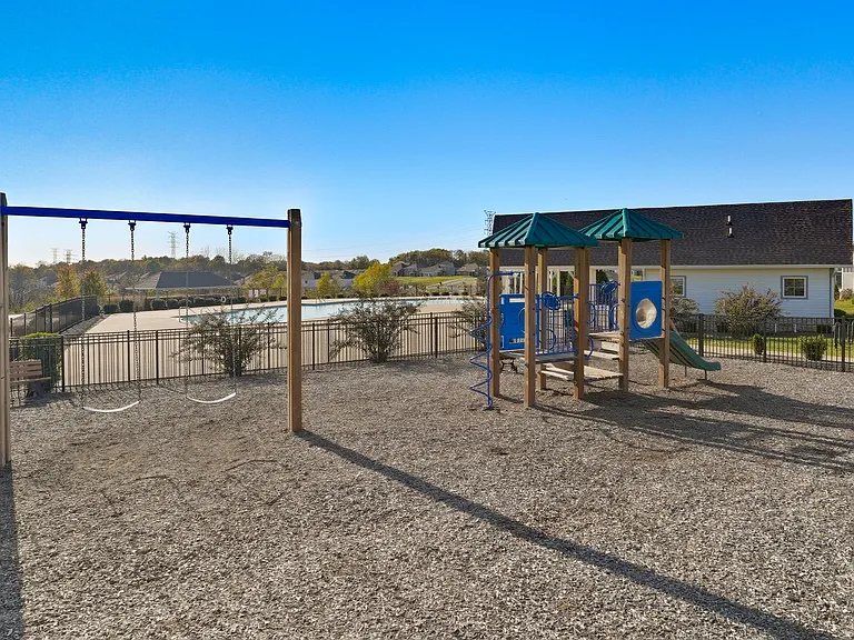 838 Dean Dr — Photo 42