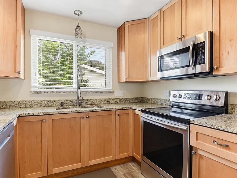 124 Atwood Ln — Photo 17