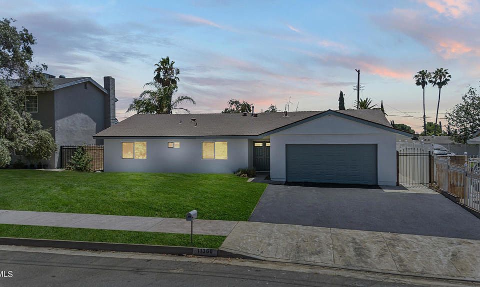 1st image of 11360 Kagel Canyon St