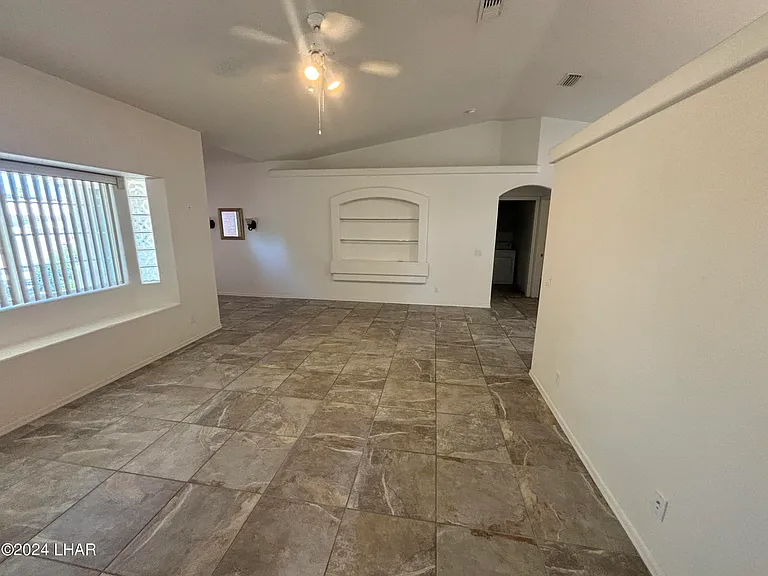 3720 Beachview Dr — Photo 5