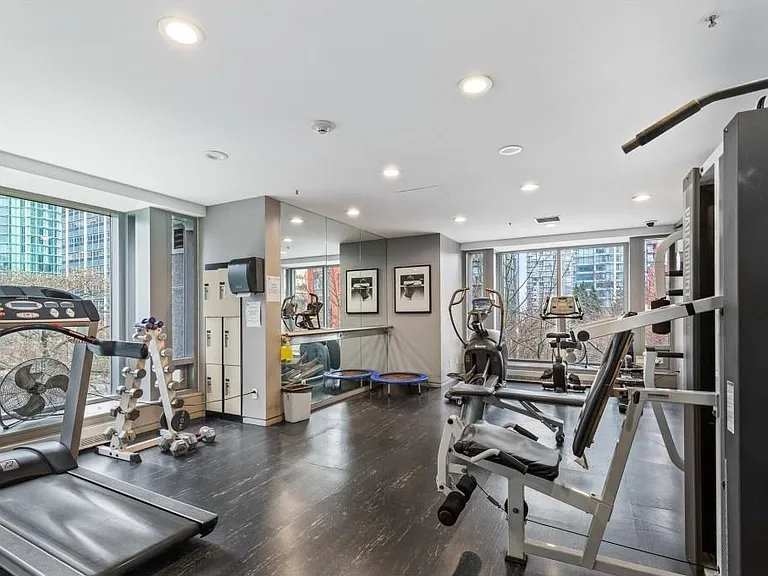 1200 Georgia St W #2303 — Photo 8