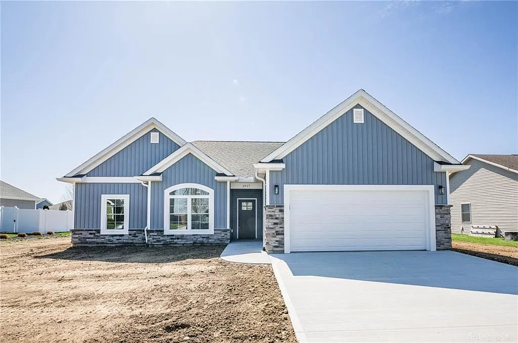 3 bed, 2.0 bath, $2,400 — Photo 1
