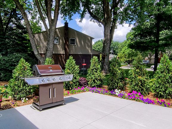 4th image of 15729 Winchester Dr
