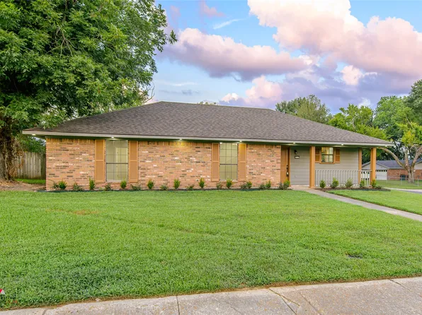 8937 Rosedown Pl, Shreveport, LA 71118