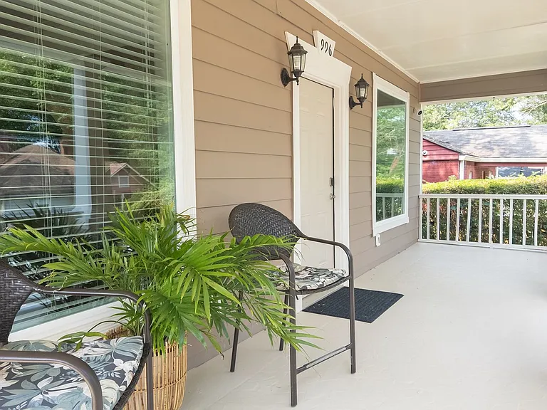996 Palmetto Ave SW — Photo 8