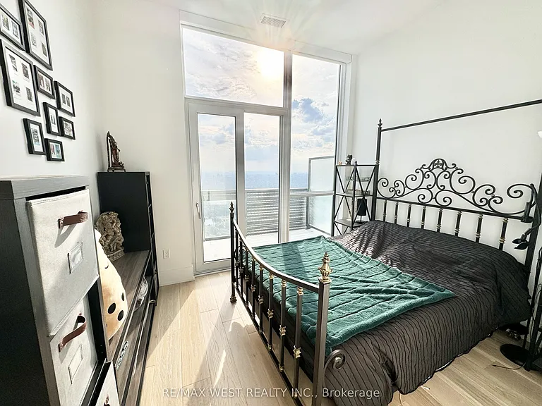 39 Roehampton Ave #4603 — Photo 19