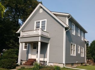 439 W Main St, Barrington, IL 60010