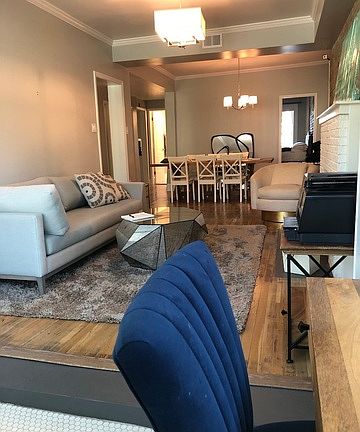 2nd image of 917 W Diversey Pkwy #2
