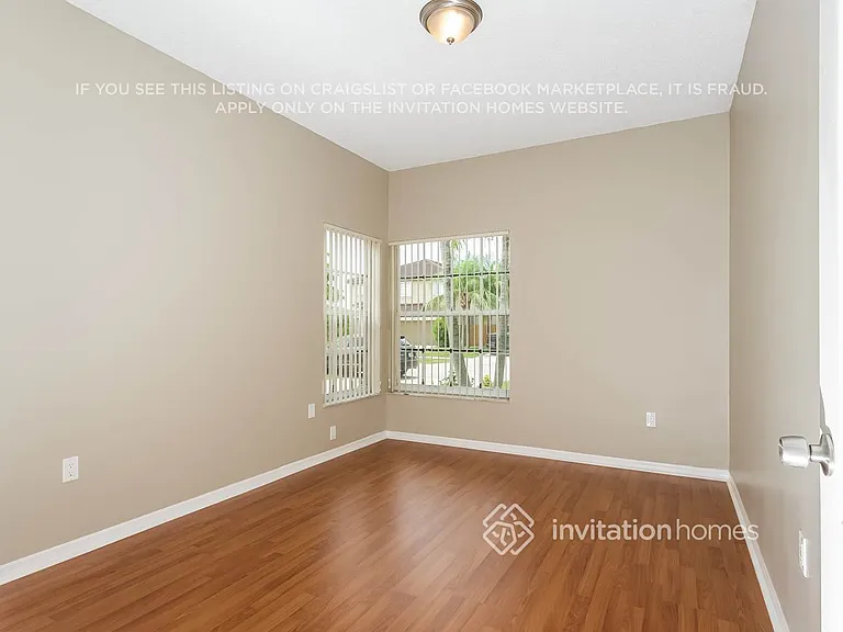 9191 SW 212th Ter — Photo 11