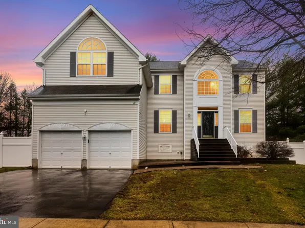 10 Alexander Ln, Columbus, NJ 08022