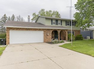 466 Neevel Ave, Waupun, WI 53963