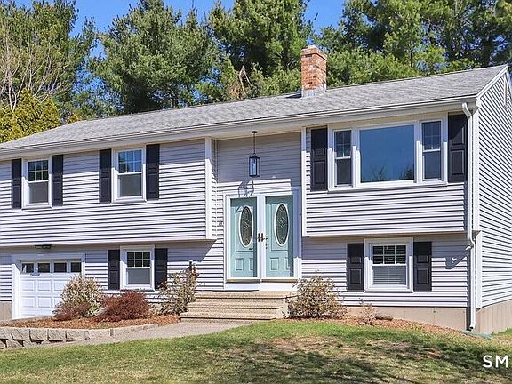 2nd image of 8 Blue Meadow Road