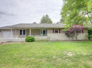 101 Vine Ct, Sadorus, IL