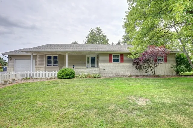 101 Vine Ct photo 1