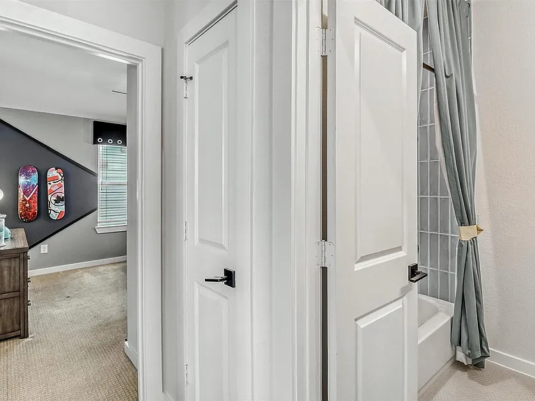 29703 Bur Creek Ln — Photo 32