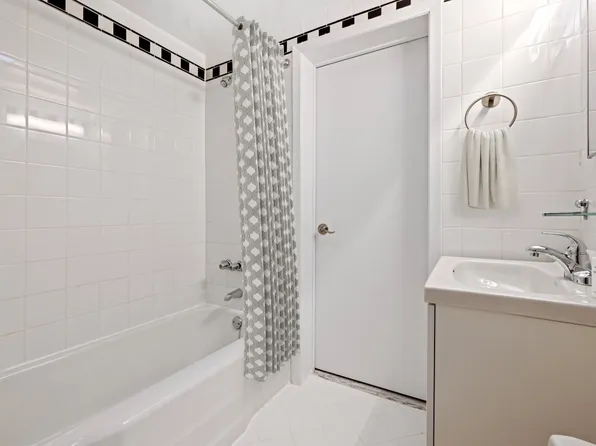 50 West 34th Street image 7 of 34