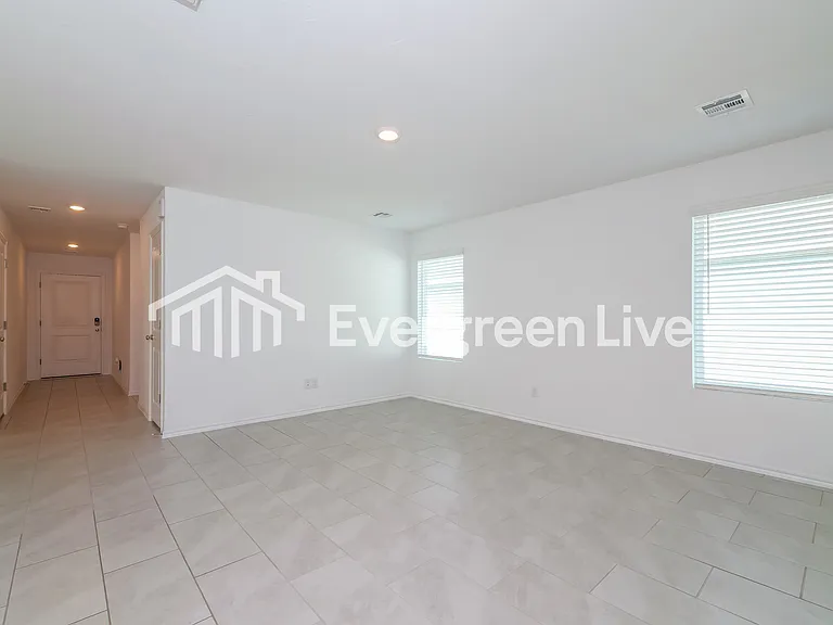 10909 SW 23rd Pl — Photo 4
